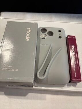 Rhode iPhone 17 Pro Lip Case w/ Peptide Lip Tint